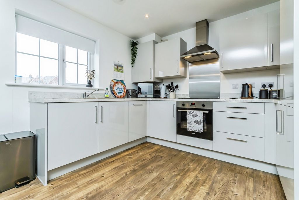 Property photo 2 of 20 Pbox-Img.Jpg