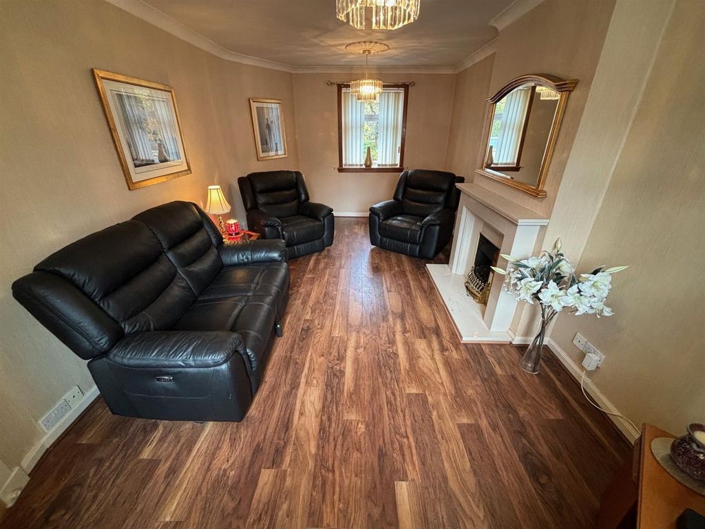 Property photo 2 of 10 2Y.Jpg