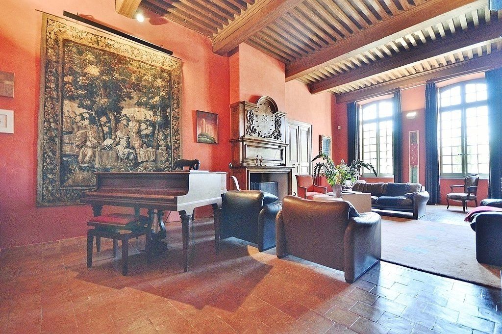 Property photo 3 of 47