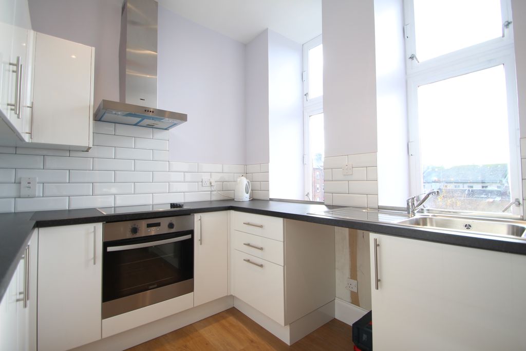 Property photo 2 of 10 Kitchen