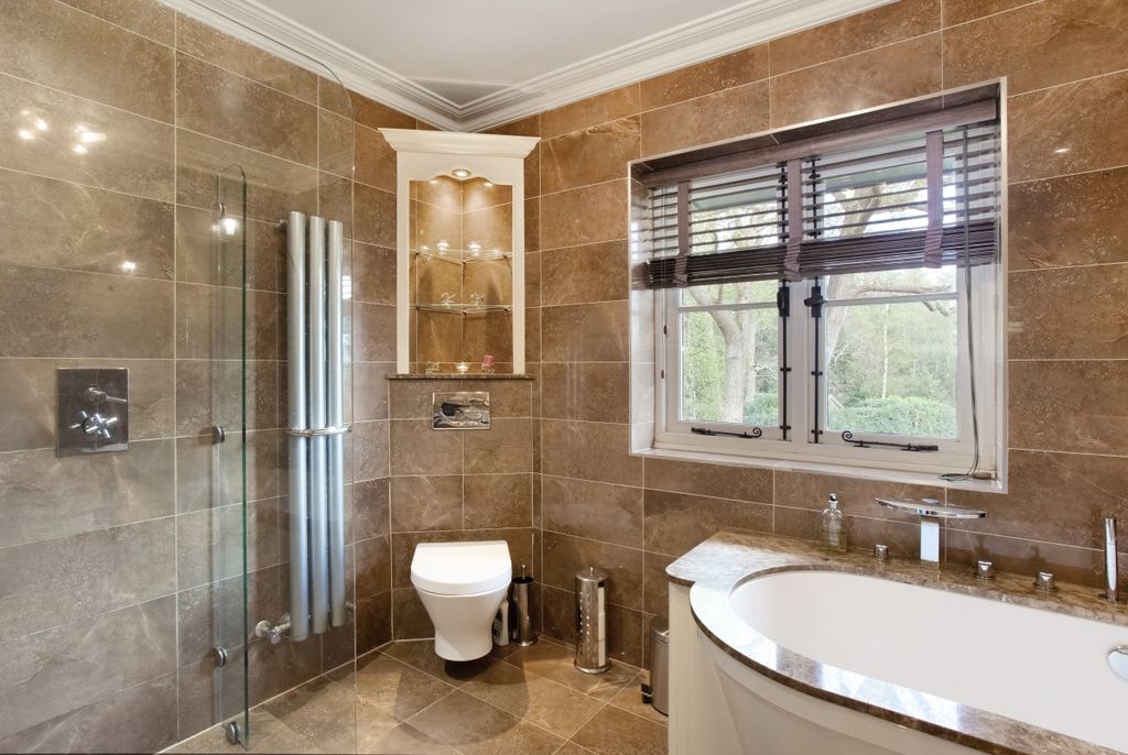 Property photo 2 of 21