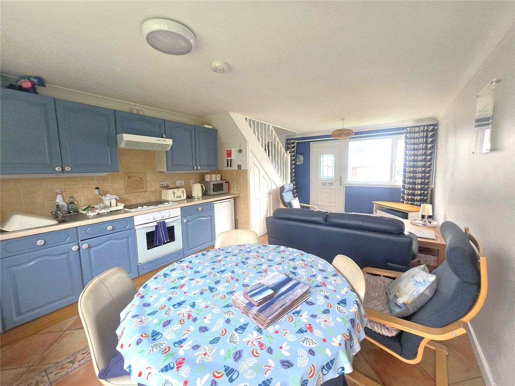 Property photo 2 of 9 Picture No. 12