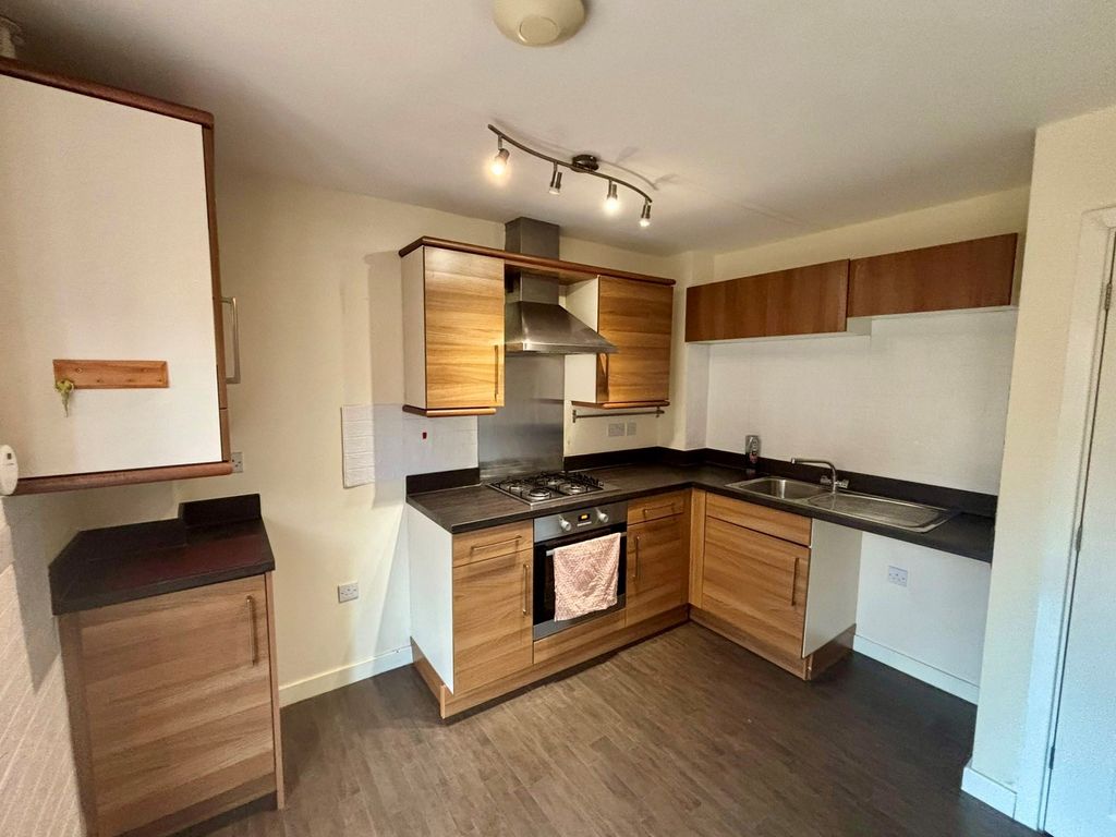 Property photo 2 of 12 Kitchen