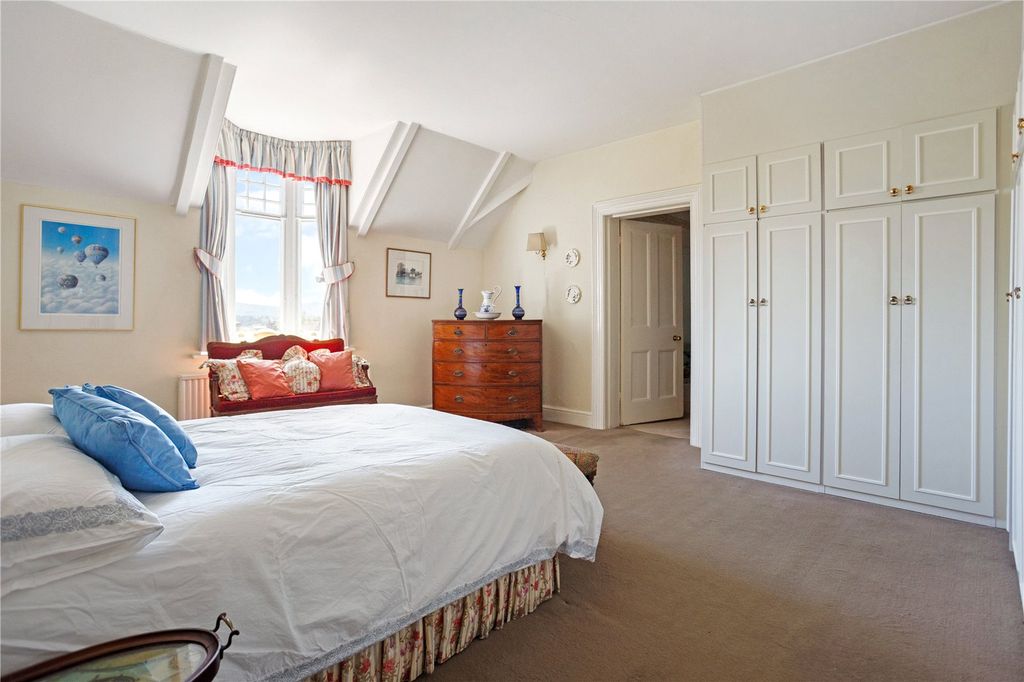 Additional image 8 of 3 bed flat for saleSwan House, Saddlers Row, Petworth, West Sussex GU28