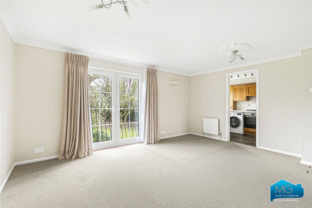 Property photo 1 of 22 Picture No. 15