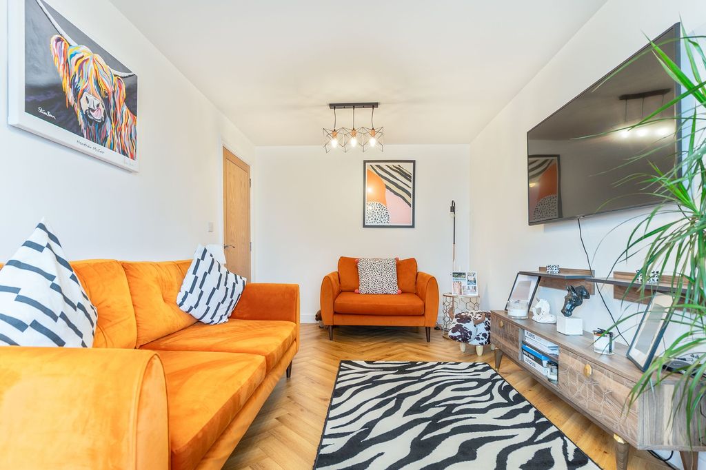 Property photo 3 of 21