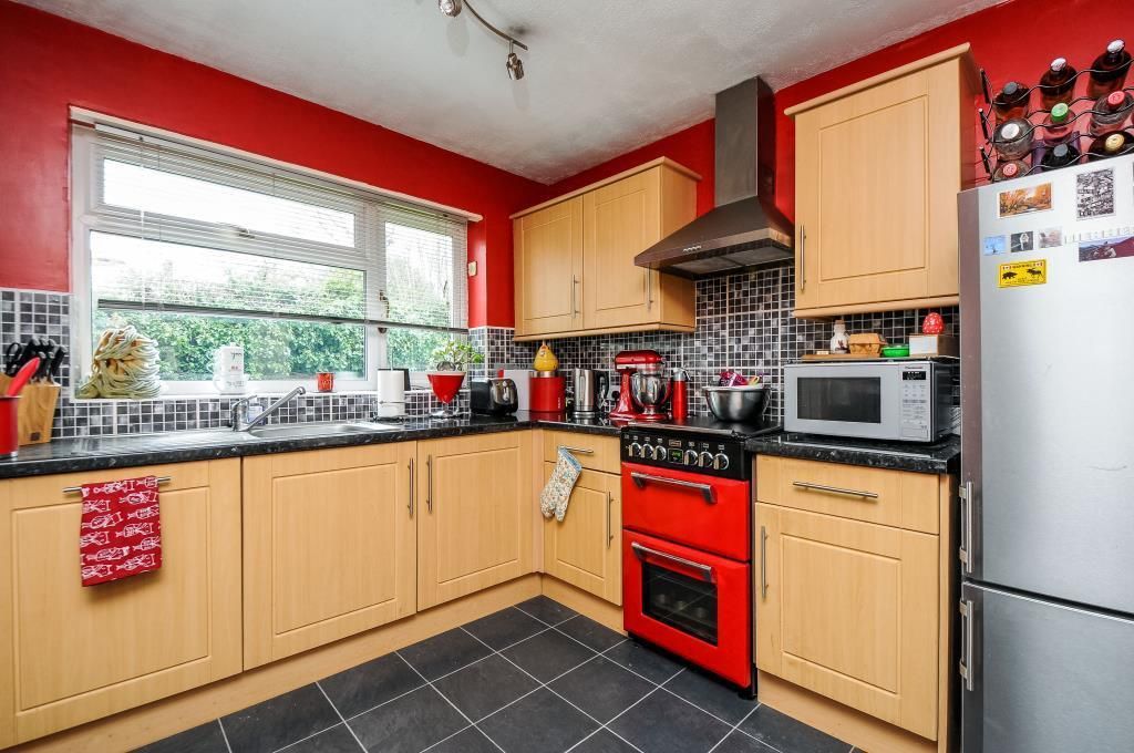 Property photo 1 of 10 Kitchen