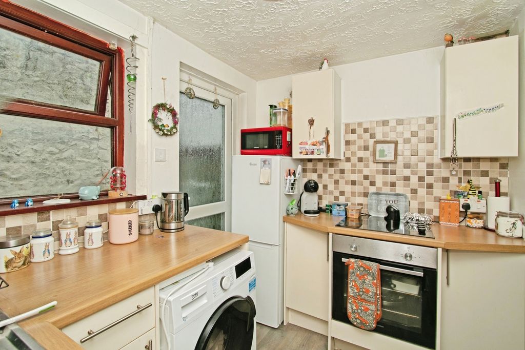 Property photo 3 of 8 Pbox-Img.Jpg