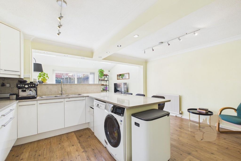 Property photo 2 of 25 Cam01659G0-Pr0731-Still007.Jpg