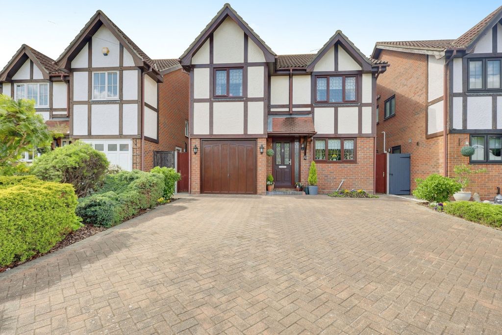 Property photo 1 of 32