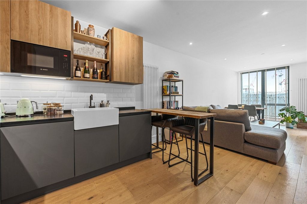Property photo 1 of 18 Kitchen