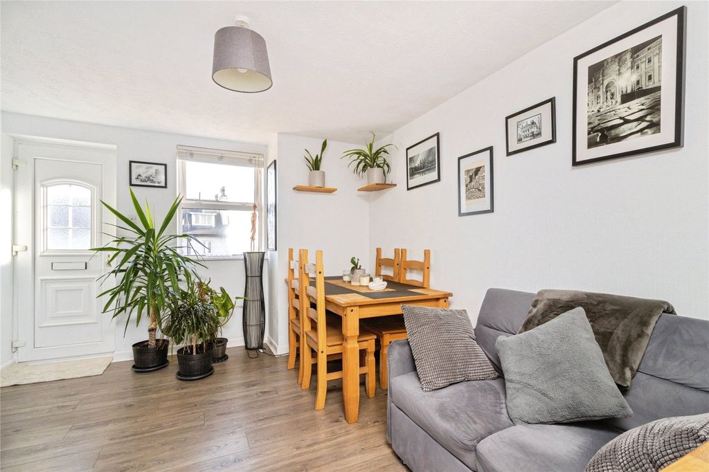 Property photo 3 of 24 Picture No. 13