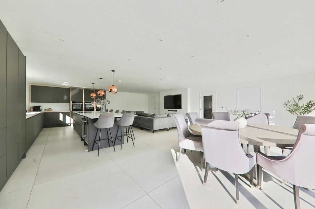 Property photo 1 of 21 4581321