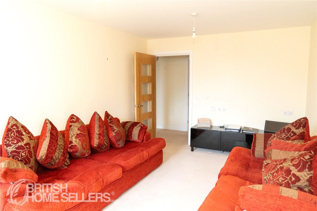 Property photo 3 of 14 Picture No. 15