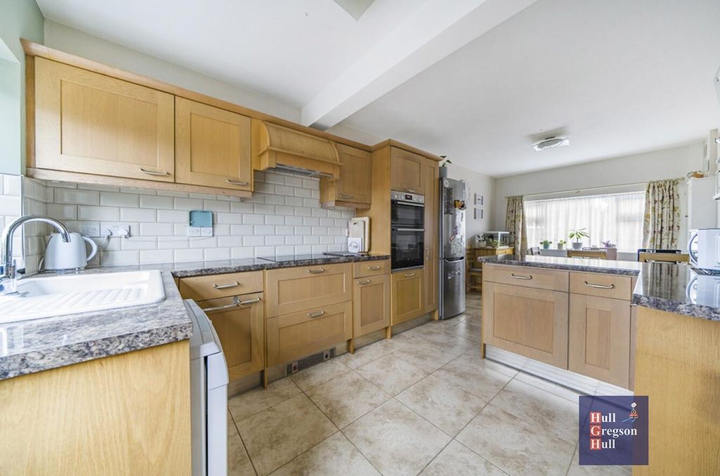 Property photo 3 of 26 2469F2Ca-5Acb-4E70-Ba64-1B031B901556.Jpg