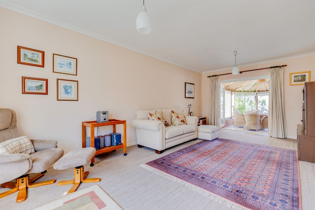 Property photo 3 of 32
