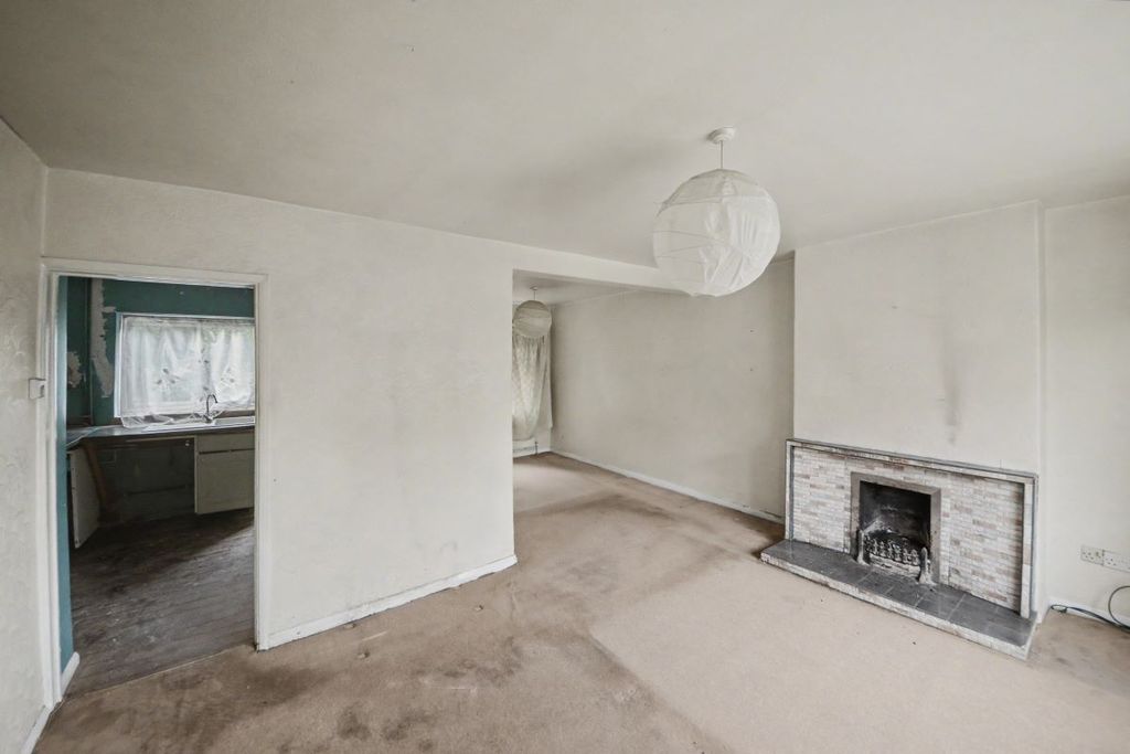 Property photo 2 of 9
