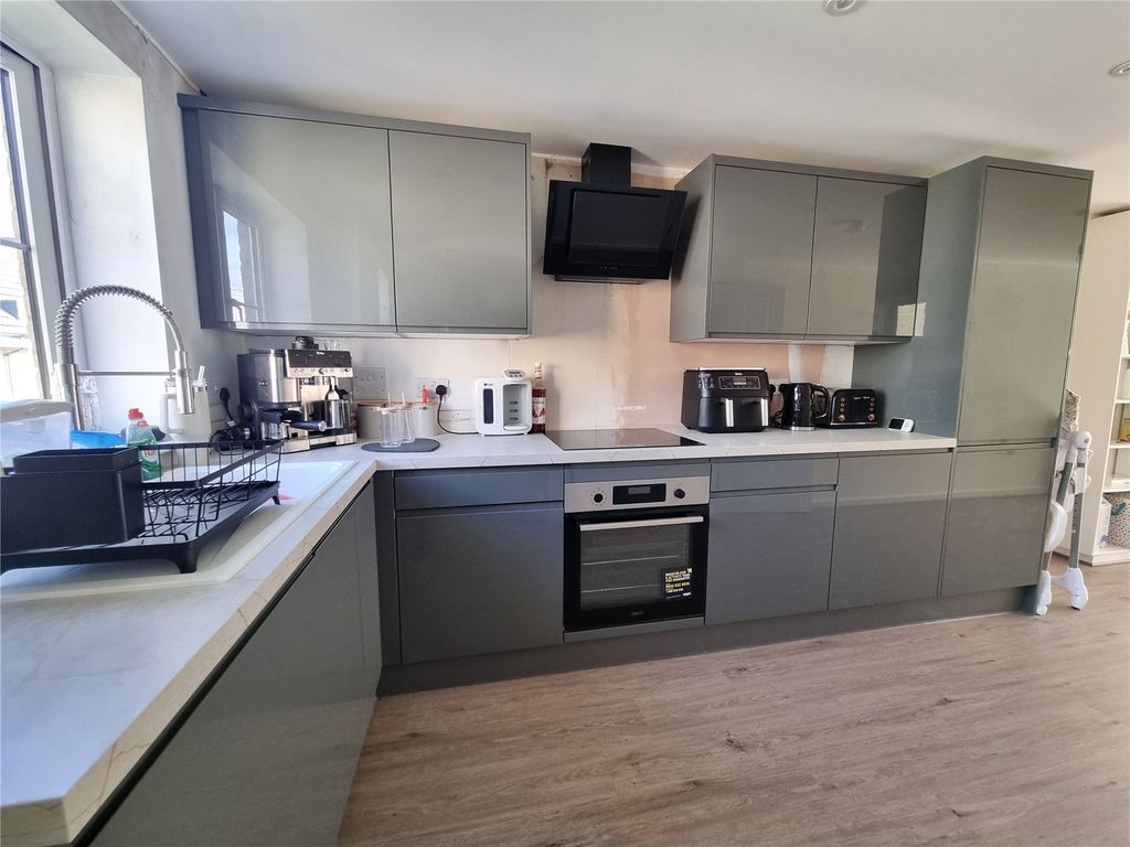 Property photo 2 of 14 Kitchen
