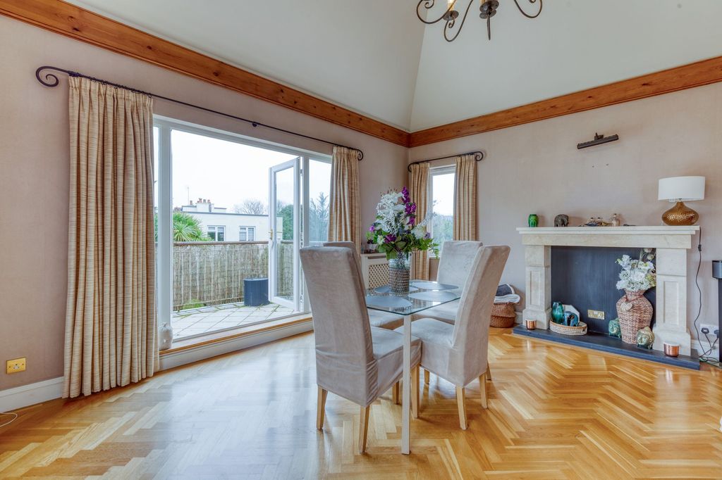 Additional image 14 of 3 bed flat for saleApartment 4 La Rocquaise, St Brelade JE3