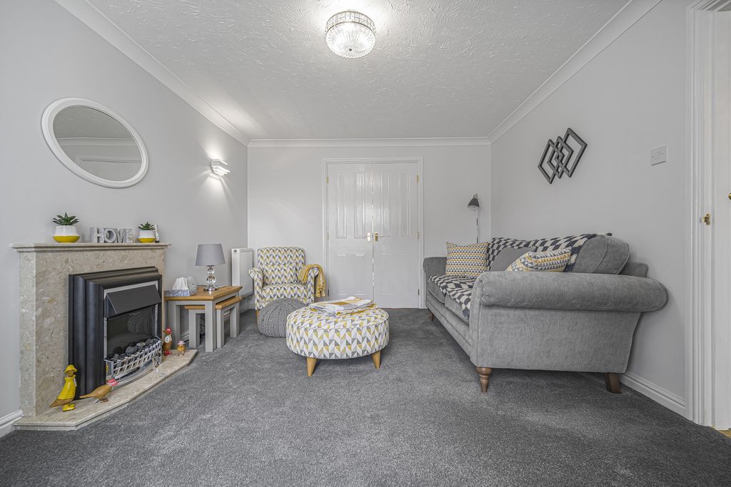 3 bed detached house for saleDerwyn Las, Caerphilly CF83 photo 4