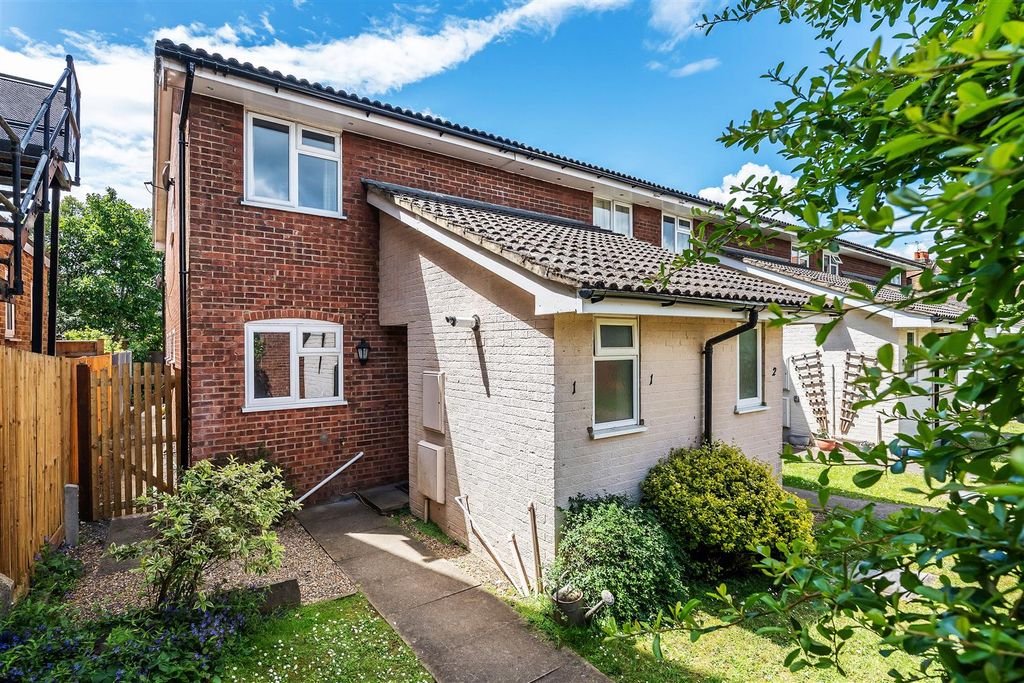 Property photo 1 of 12 1-Owen-Place-22.Jpg