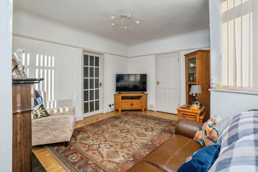 Property photo 3 of 14 Picture No. 15