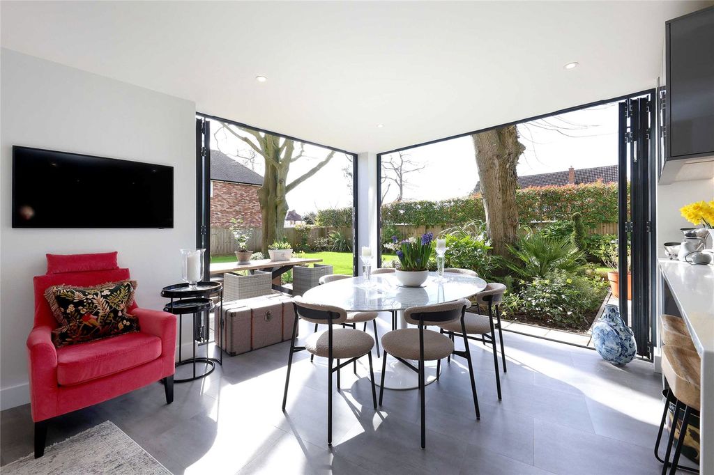 Property photo 2 of 14 Kitchen/Dining Room
