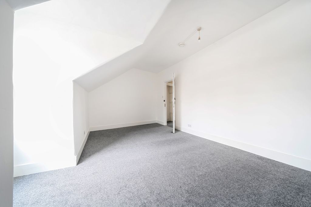 Property photo 2 of 8 1096355 (12)