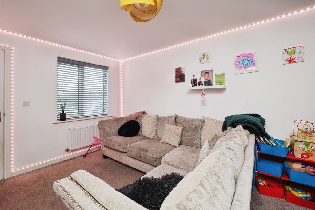 Property photo 2 of 18 Pbox-Img.Jpg