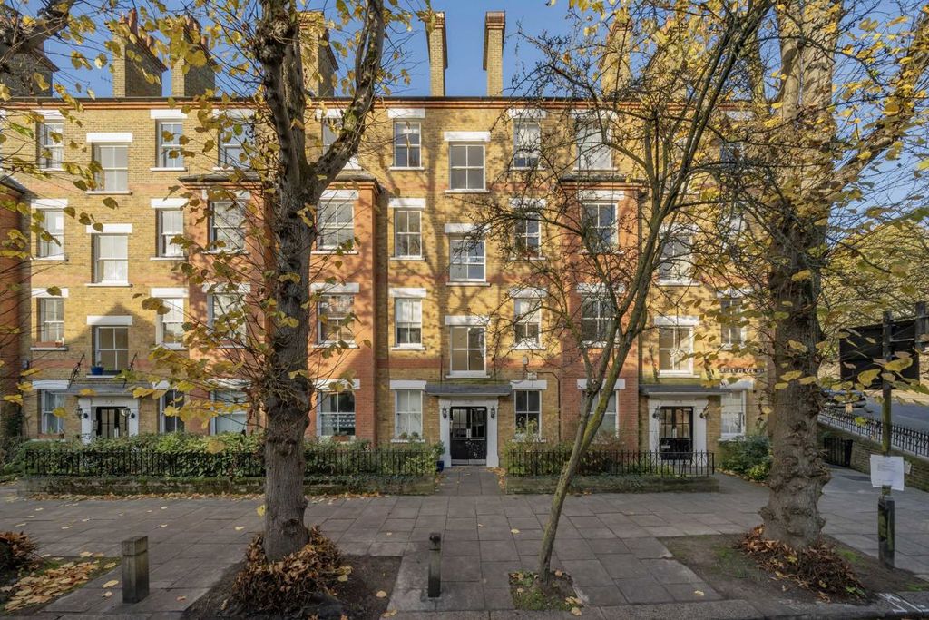 Property photo 1 of 4