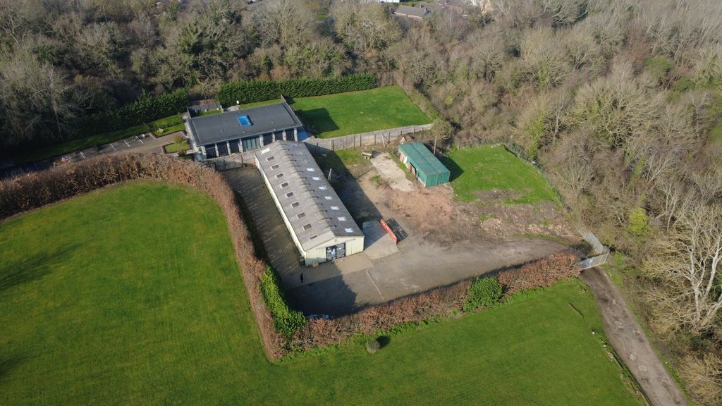 Property photo 1 of 5