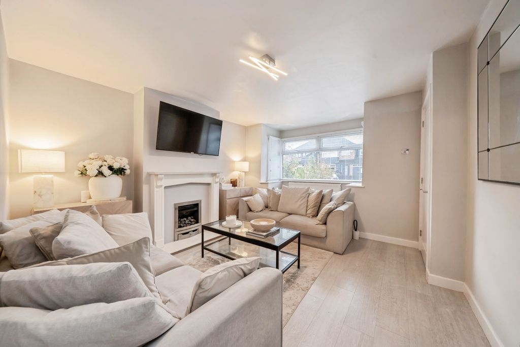 Property photo 2 of 19 Living Room