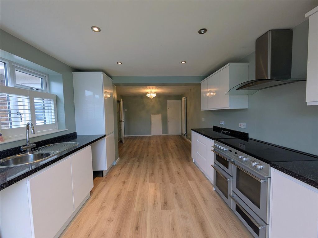 Property photo 3 of 15 Pxl_20251007_084743172~2.Jpg