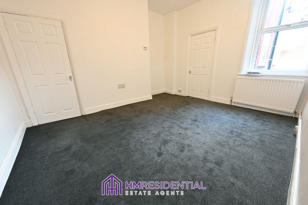 Property photo 2 of 6 Gallery