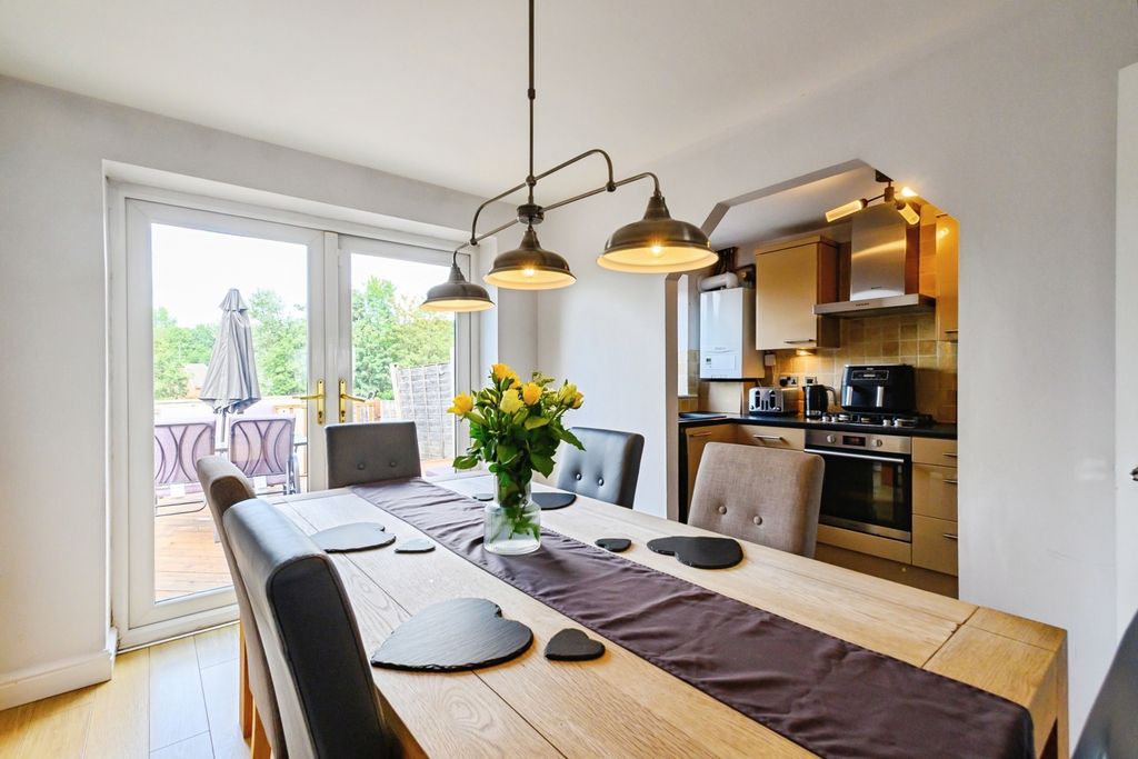 Property photo 3 of 18 Pbox-Img.Jpg