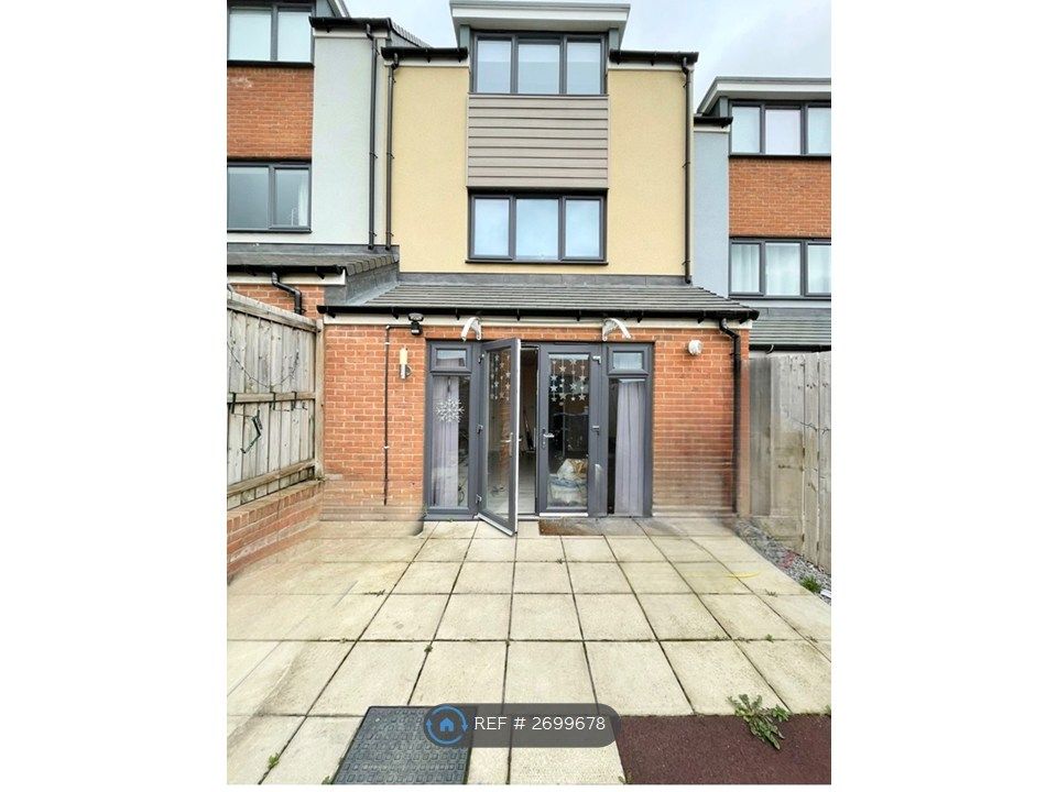 Property photo 1 of 12 Rear Entry