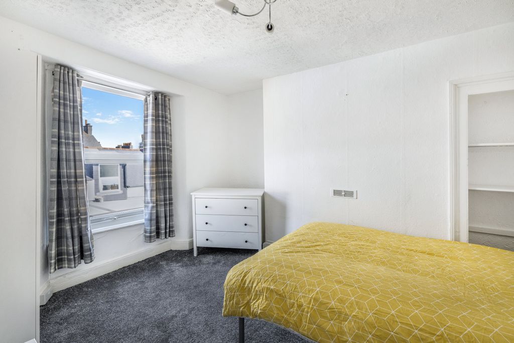 Property photo 2 of 10 0025