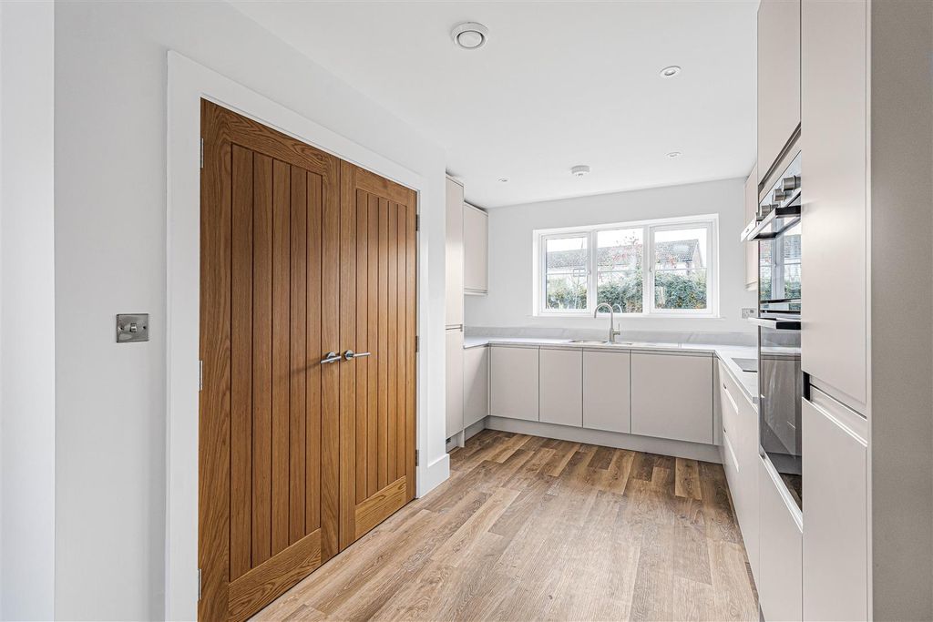 Property photo 3 of 26 19_68118.Jpg