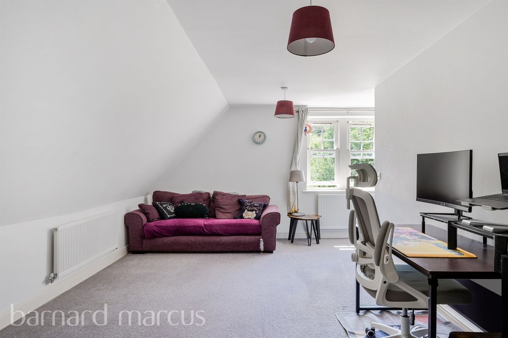 Property photo 3 of 12