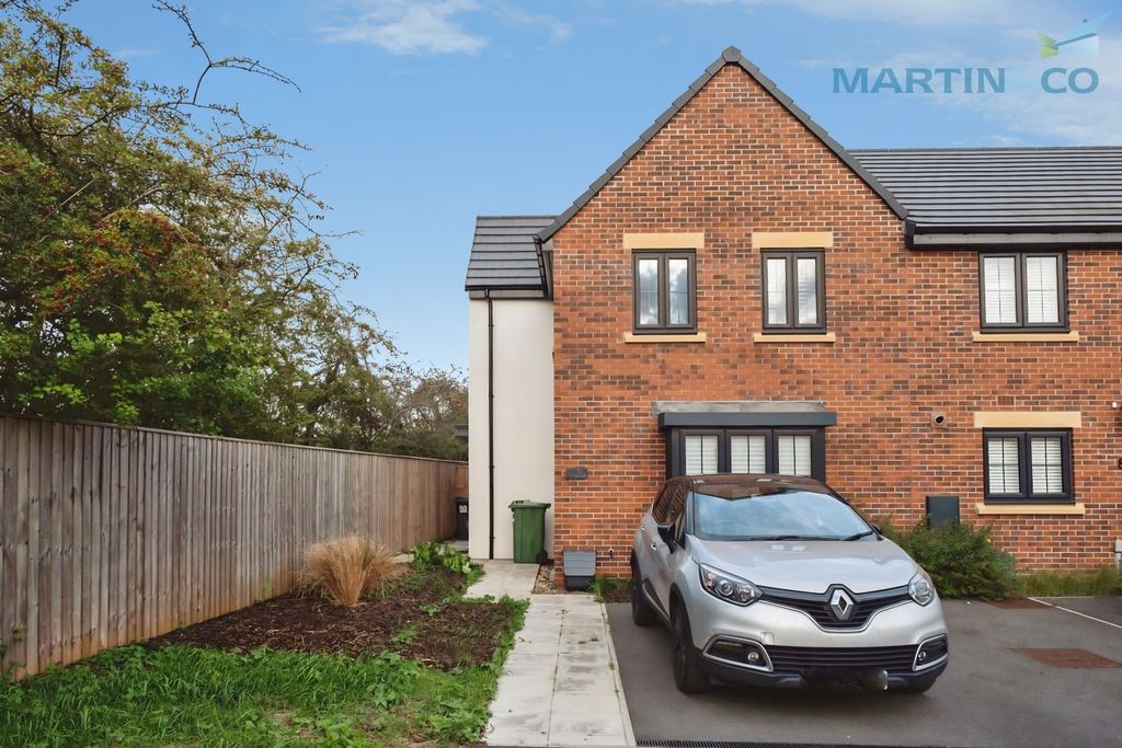 Property photo 1 of 13 692d0E5d-Whatsapp 20Image 202026-10-07 20At 2016.2