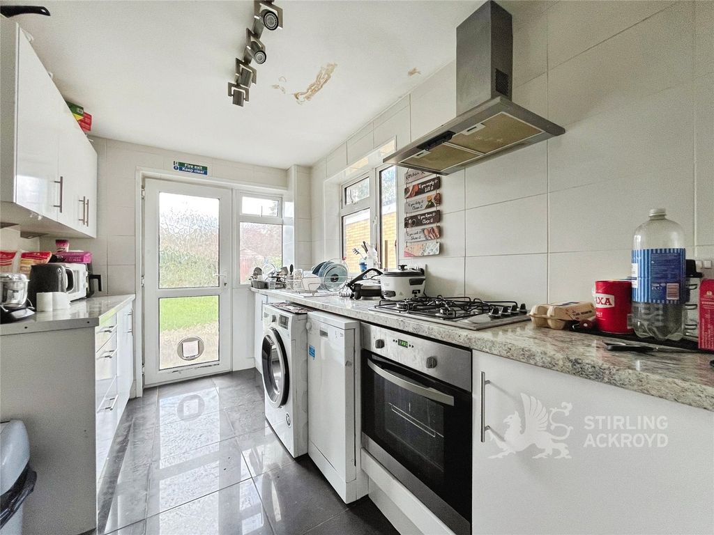 Property photo 2 of 12 Kitchen