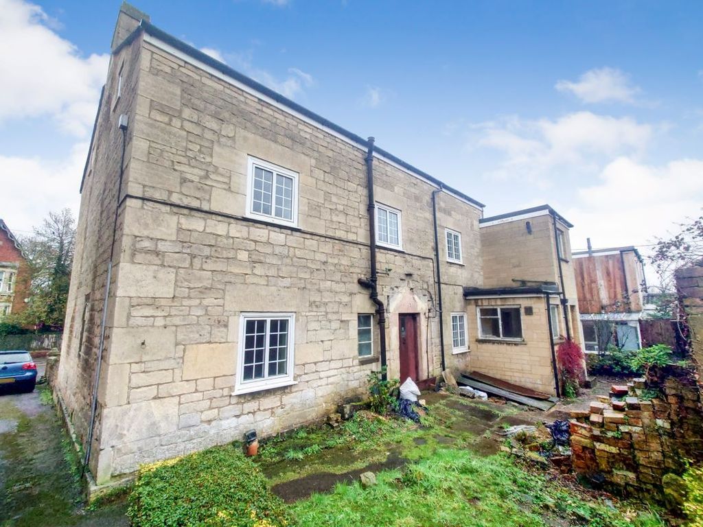 Property photo 3 of 11