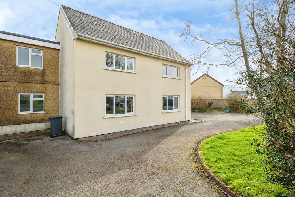 Property photo 1 of 18 Pbox-Img.Jpg