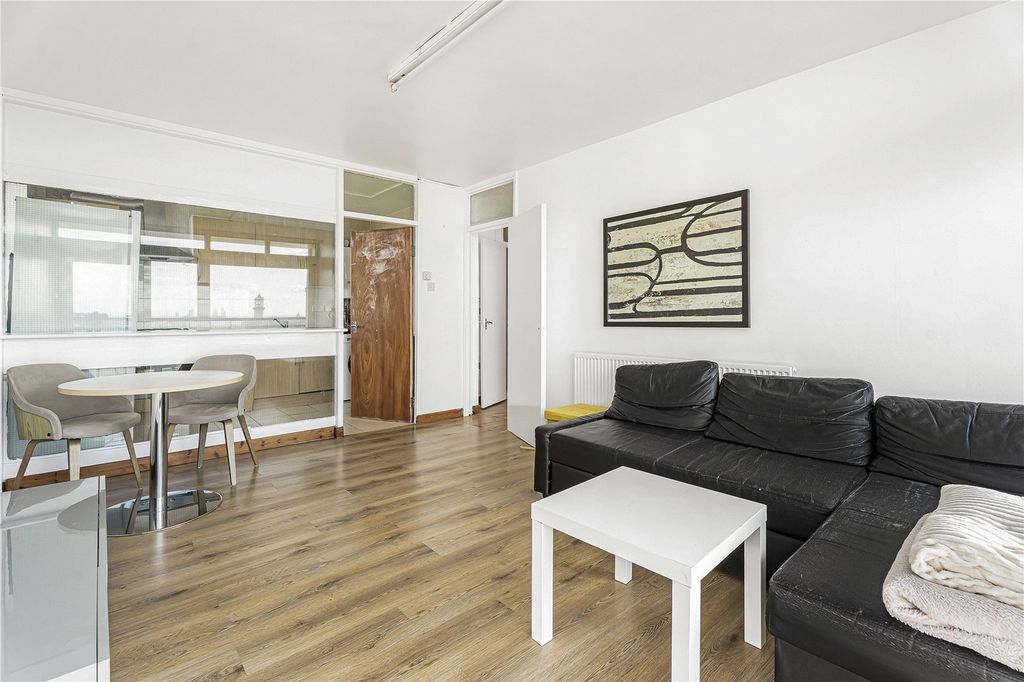 Property photo 3 of 16 Reception Room