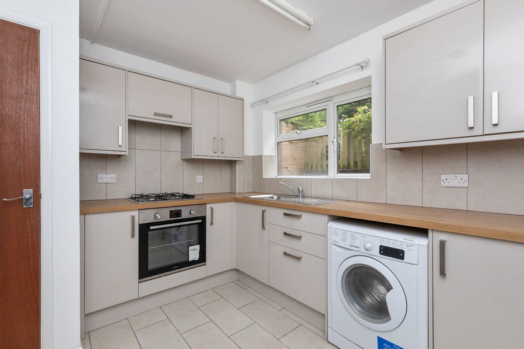 Property photo 2 of 12 4505261