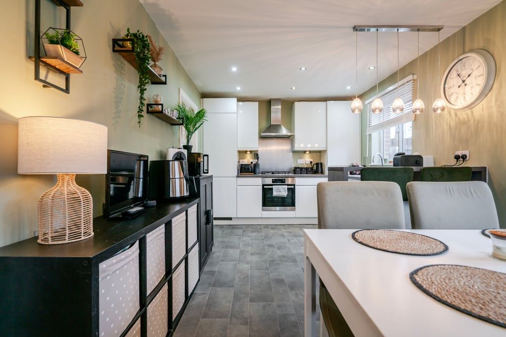 Property photo 3 of 27