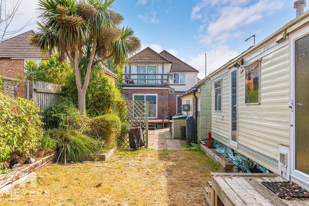 Property photo 2 of 23