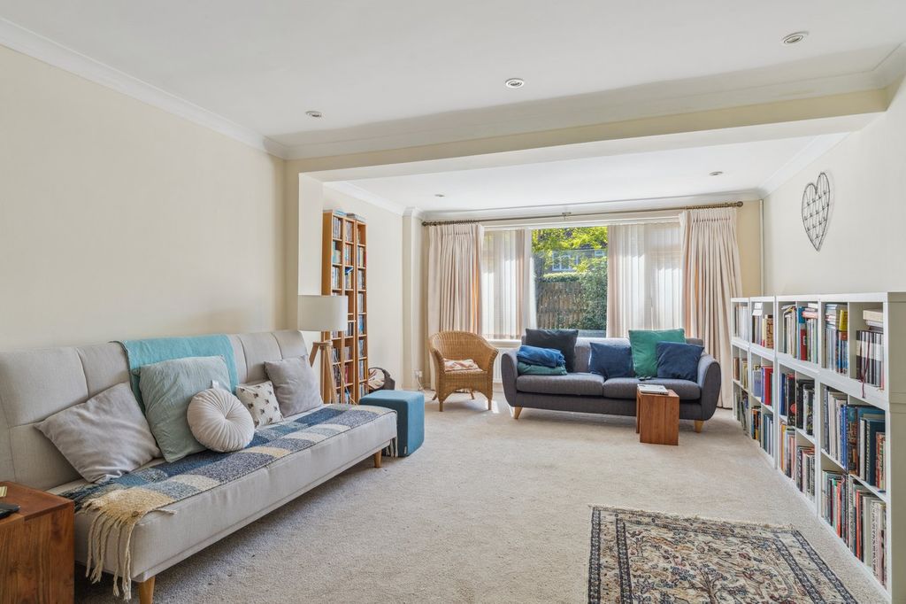 Property photo 3 of 19