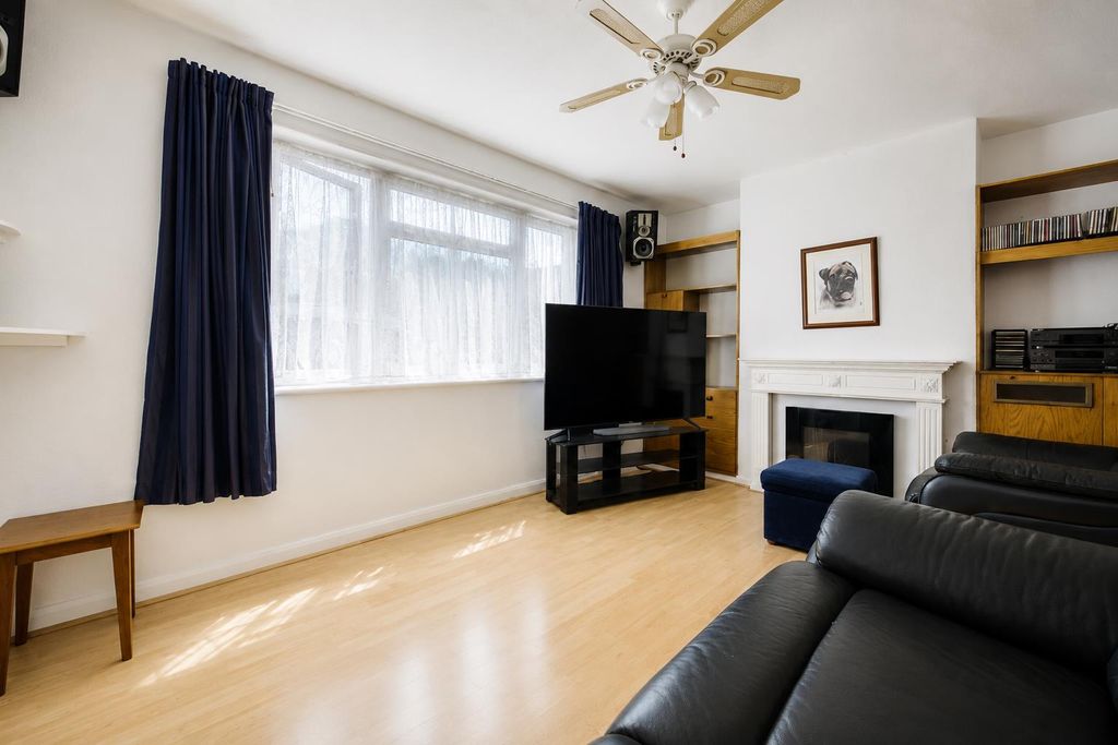 Property photo 3 of 13