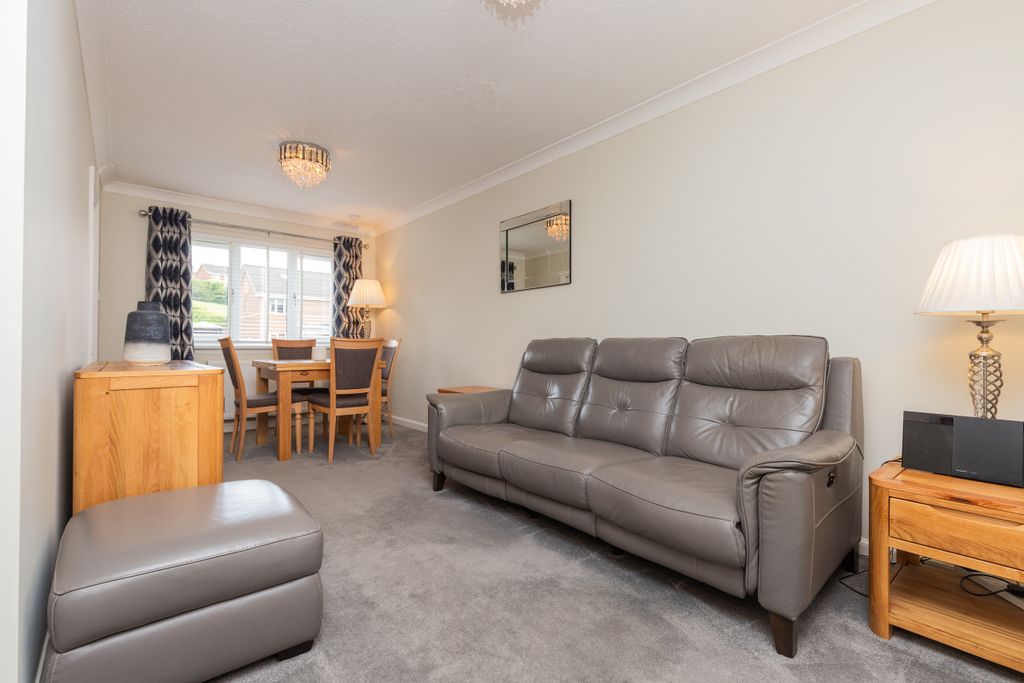 Property photo 3 of 16 5 Strathcarron Way-11